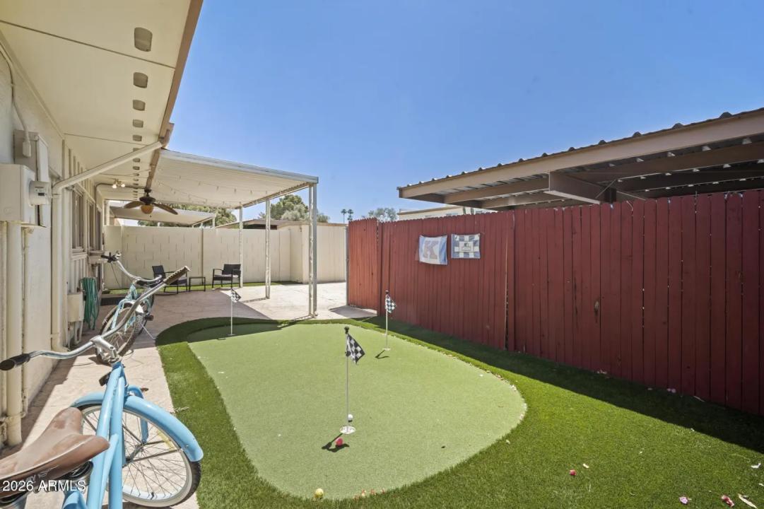 Real Estate Picture 5