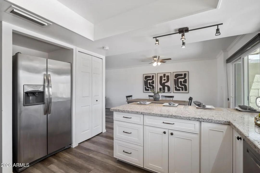 Real Estate Picture 20