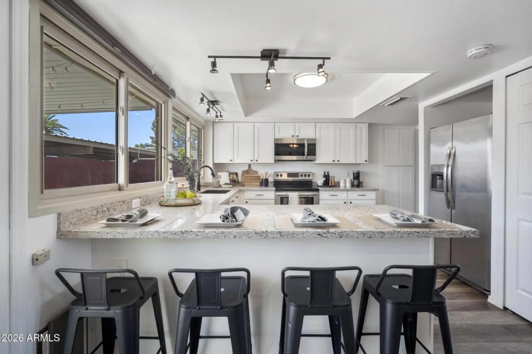 Real Estate Picture 18