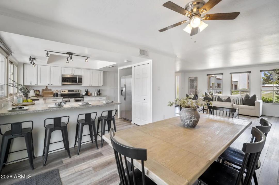 Real Estate Picture 16