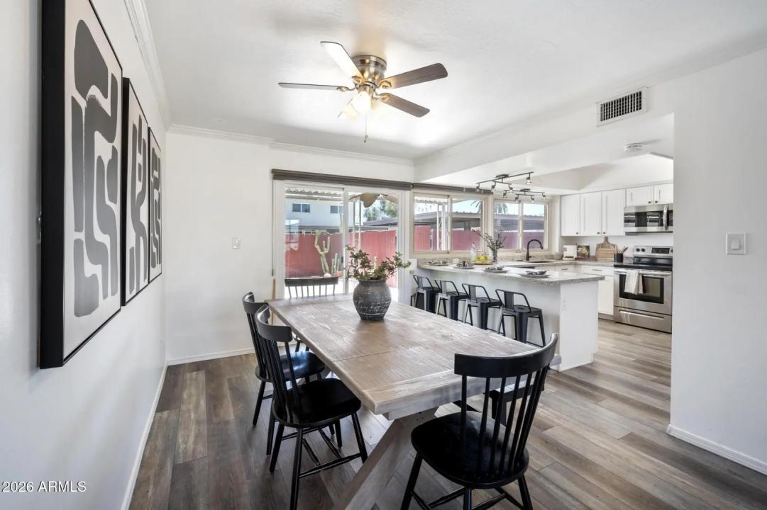 Real Estate Picture 15