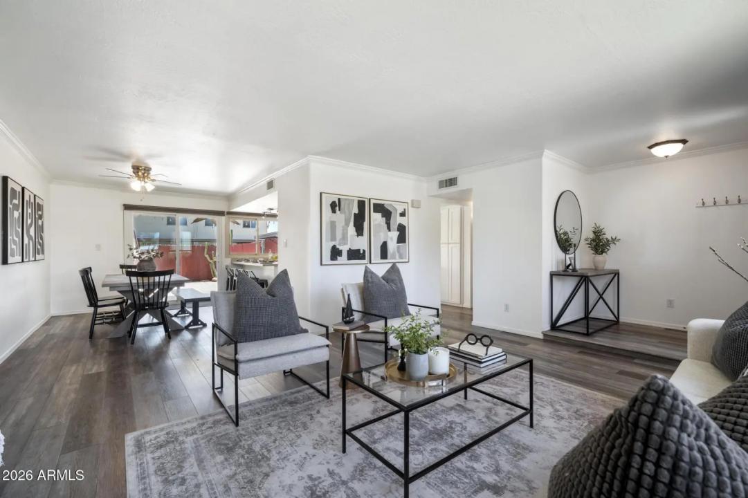 Real Estate Picture 14