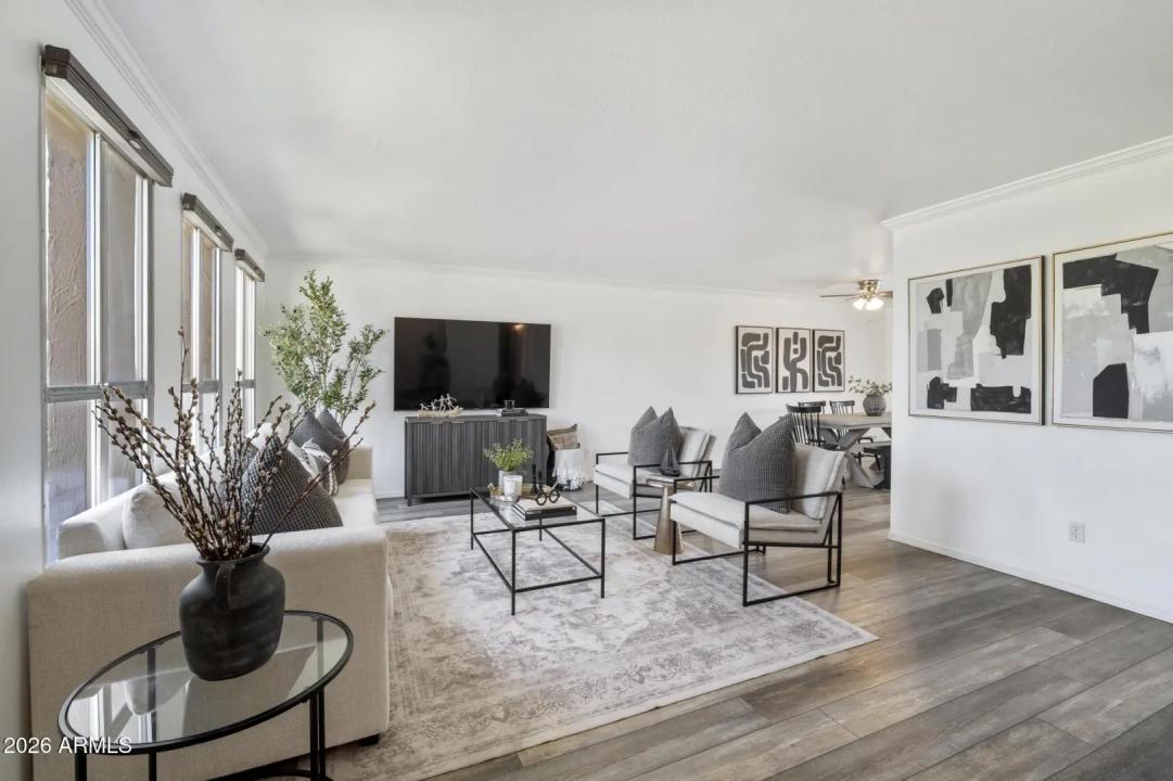 Real Estate Picture 10