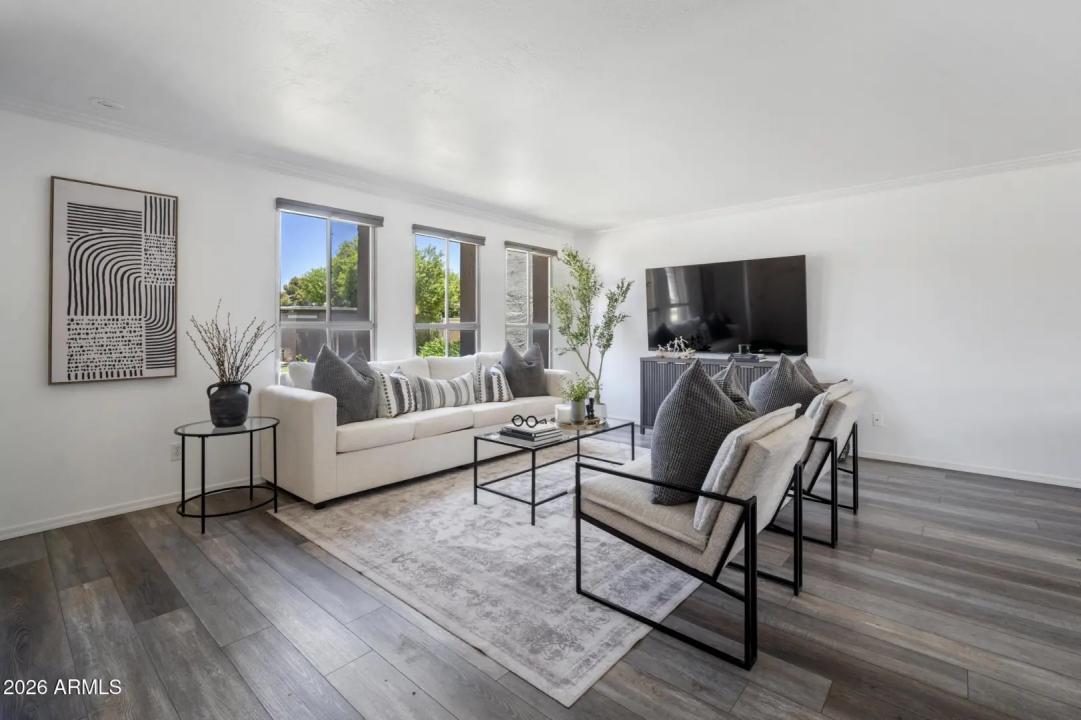 Real Estate Picture 12