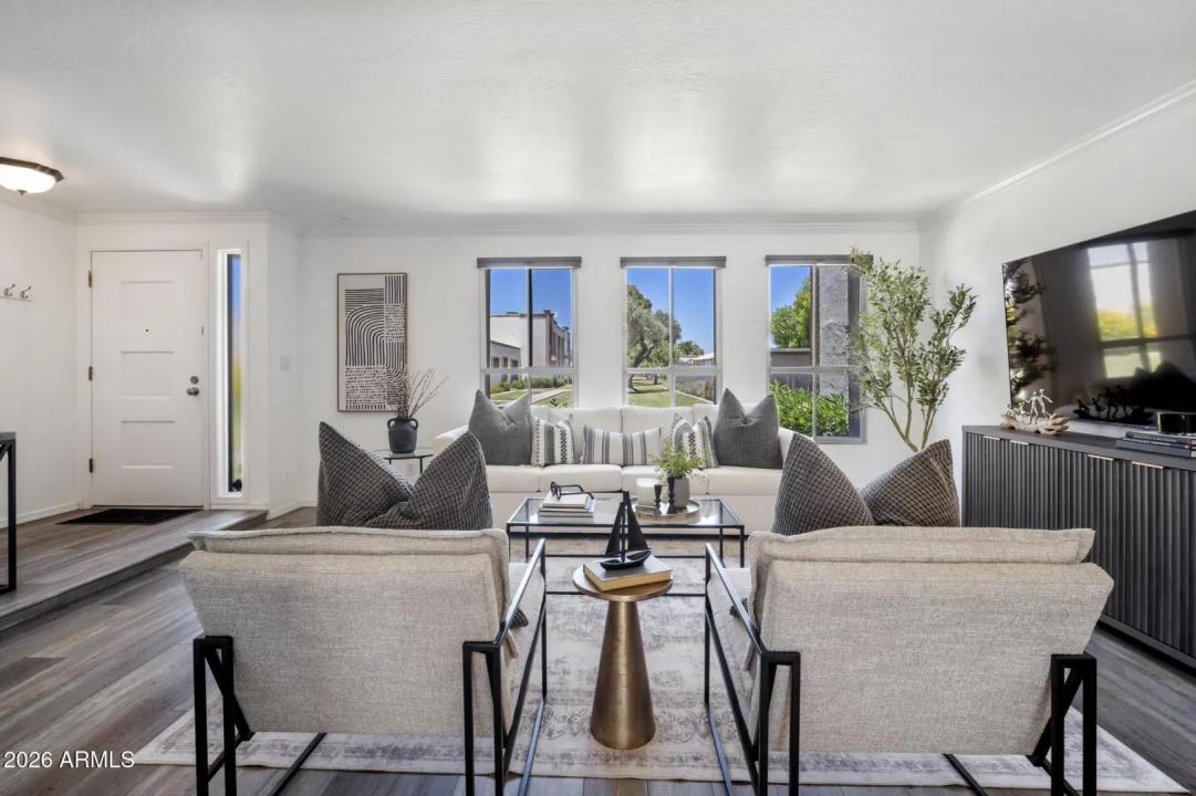 Real Estate Picture 13
