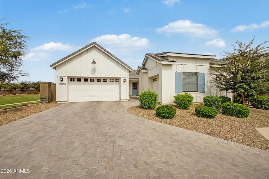 Real Estate Picture 6