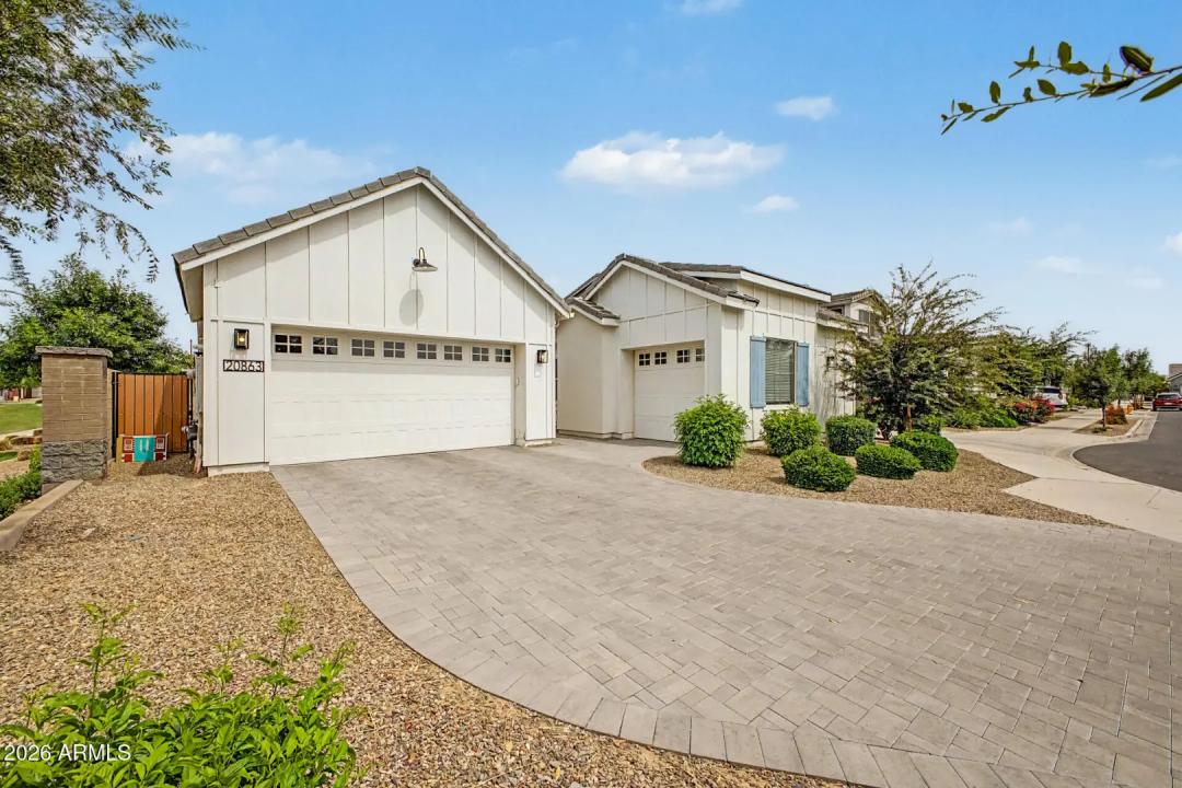 Real Estate Picture 7