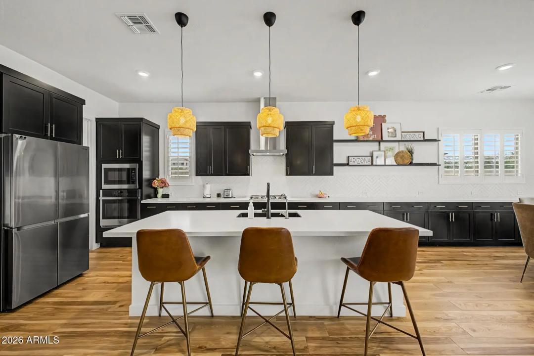 Real Estate Picture 14