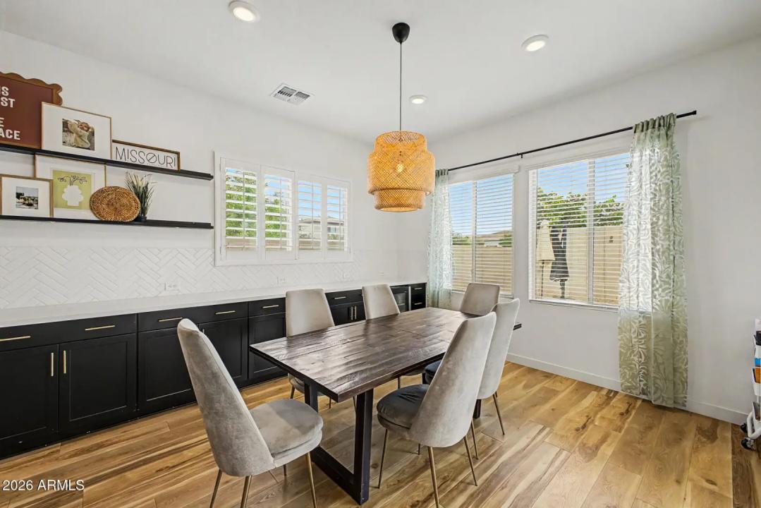Real Estate Picture 20