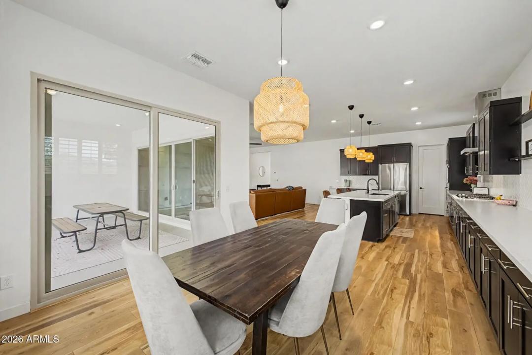 Real Estate Picture 22