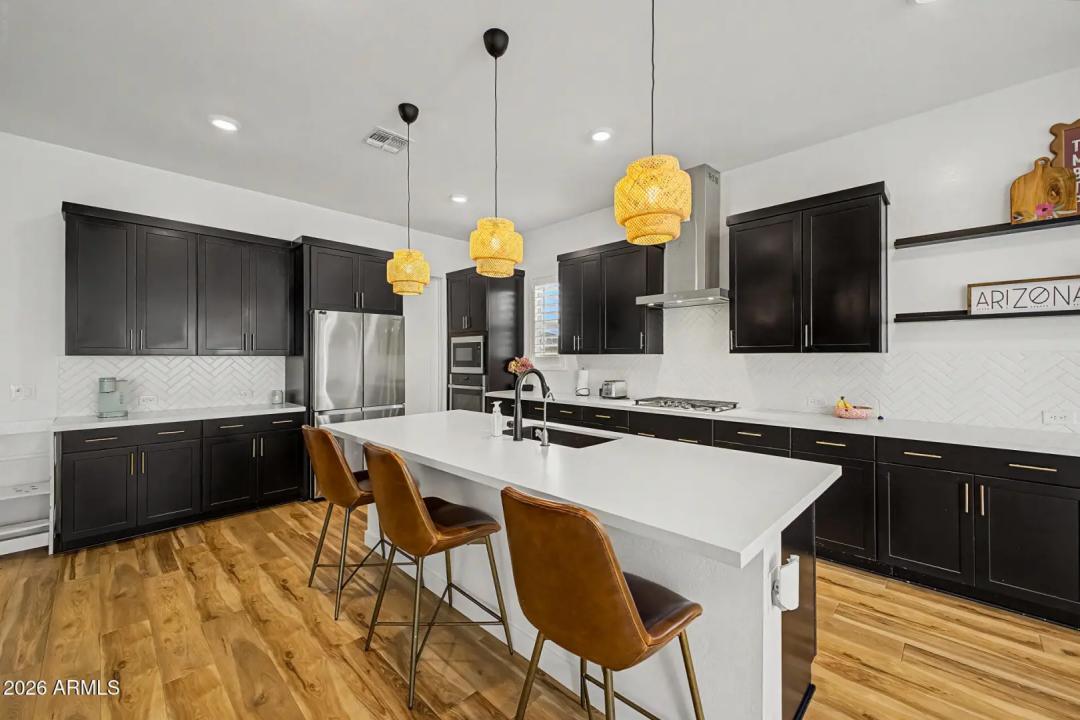 Real Estate Picture 23