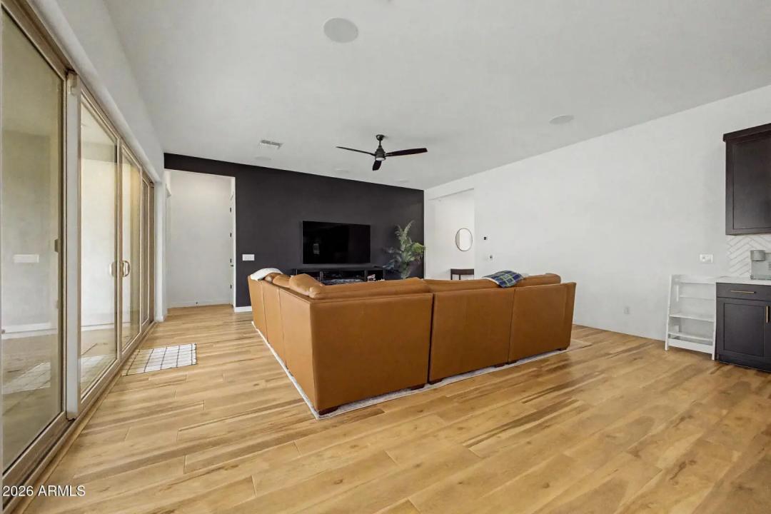 Real Estate Picture 25