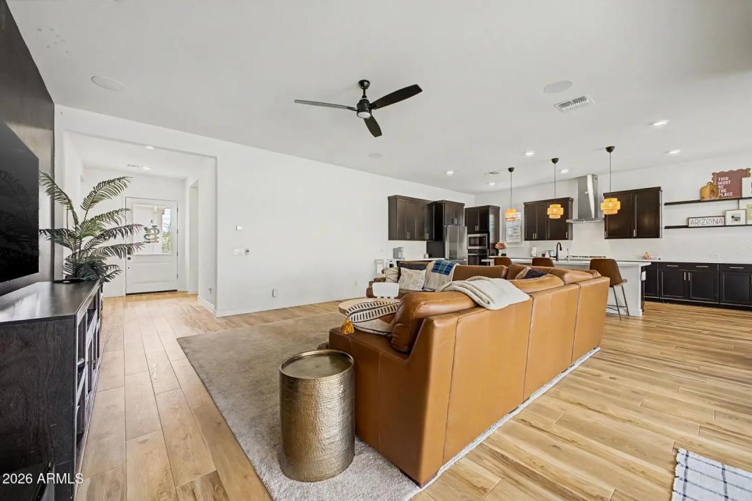 Real Estate Picture 26