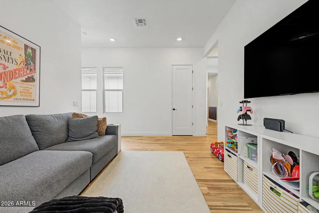 Real Estate Picture 36