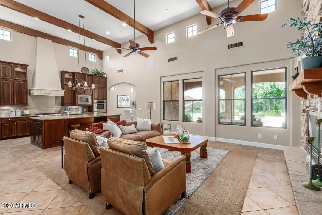 Real Estate Picture 18