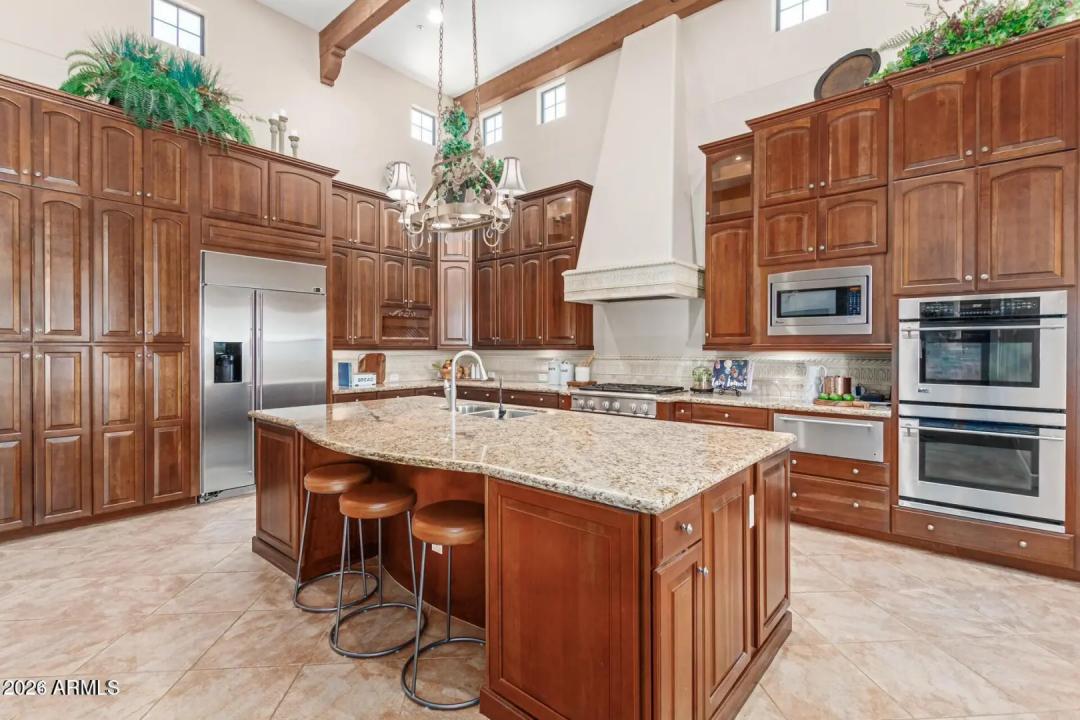 Real Estate Picture 11