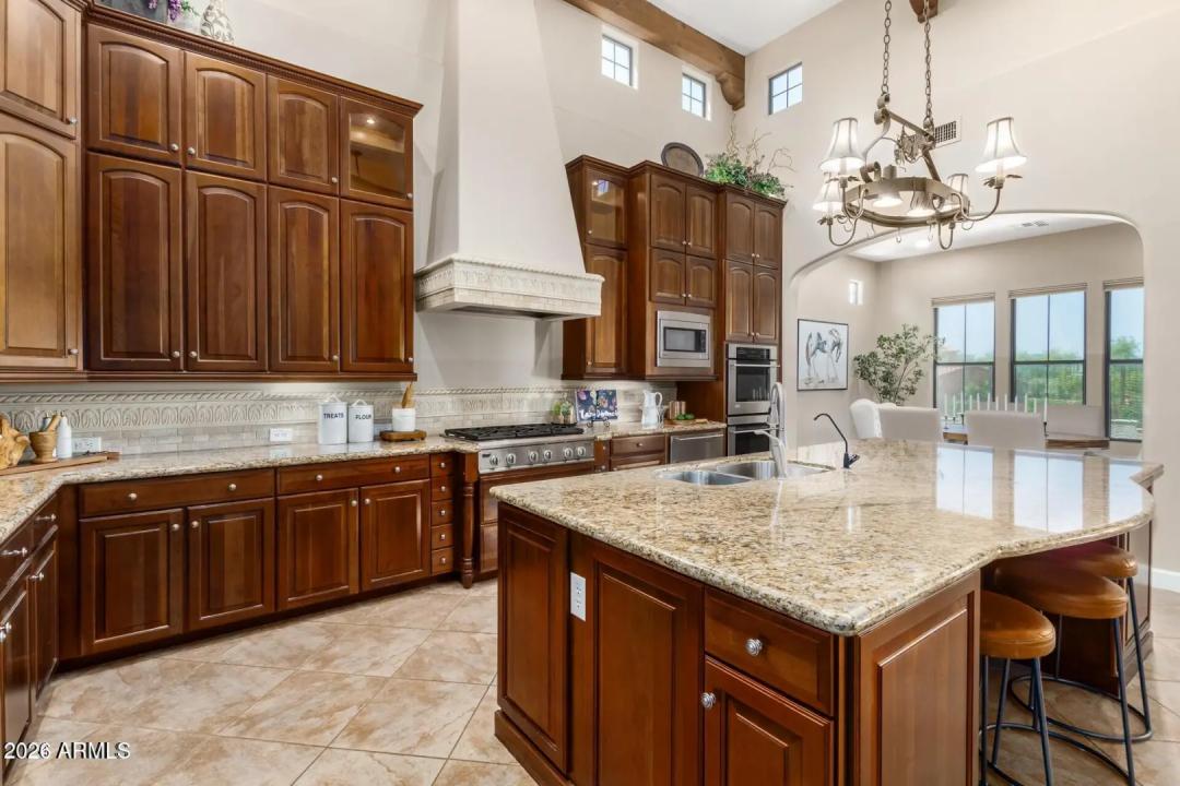Real Estate Picture 13