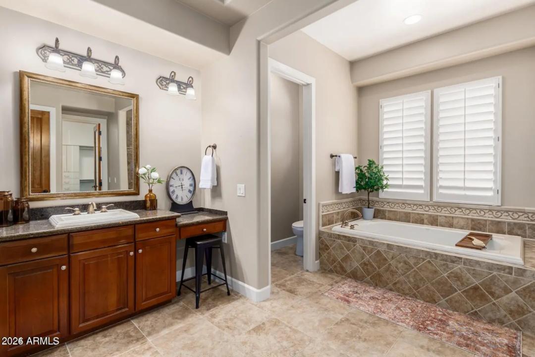 Real Estate Picture 24