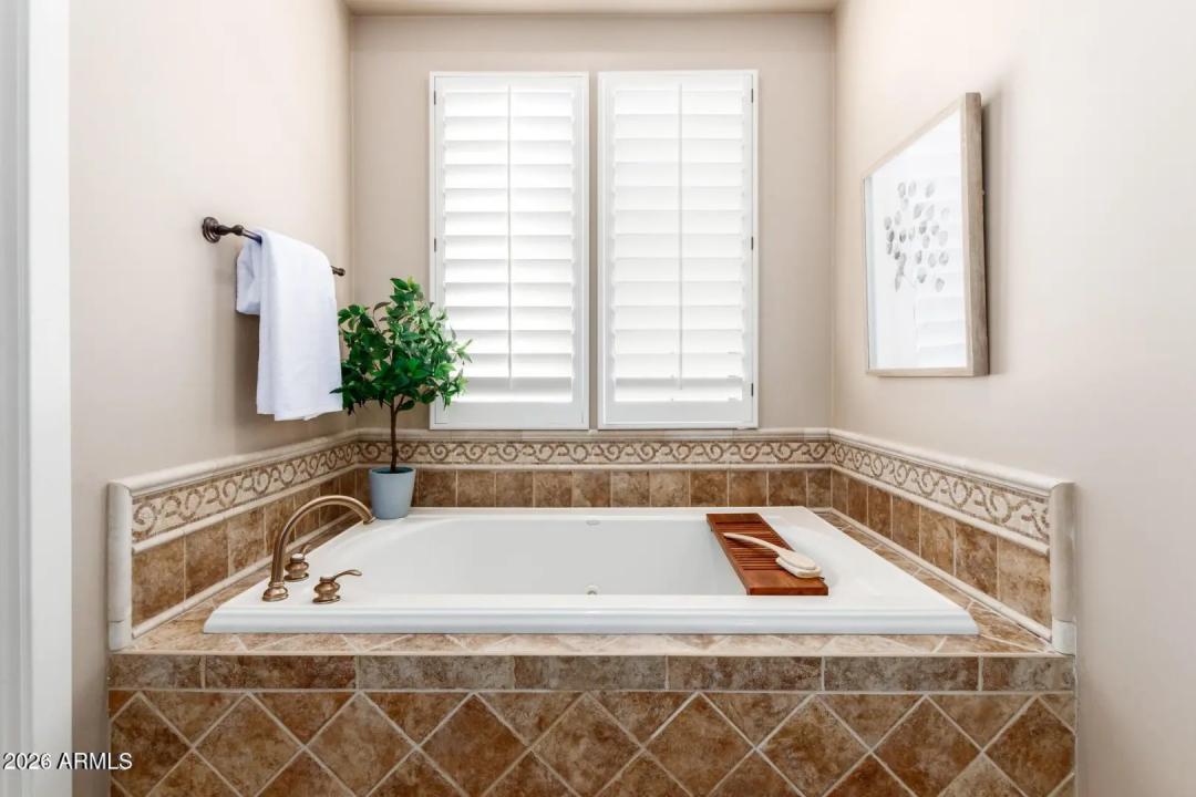 Real Estate Picture 25
