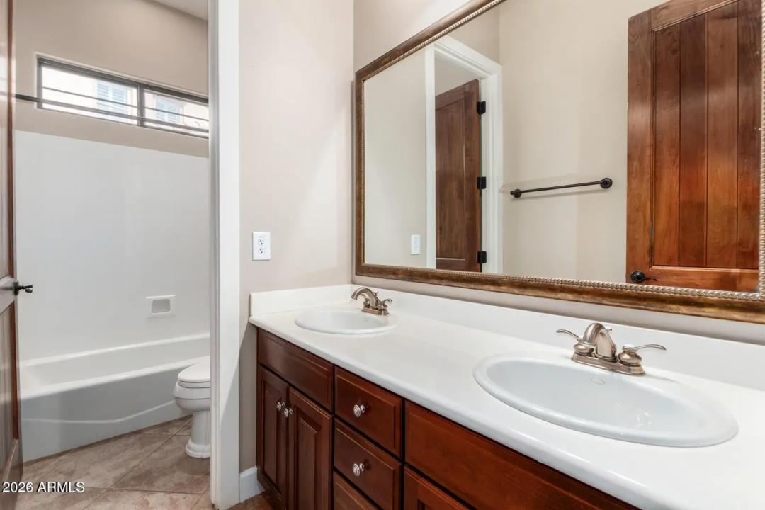 Real Estate Picture 30