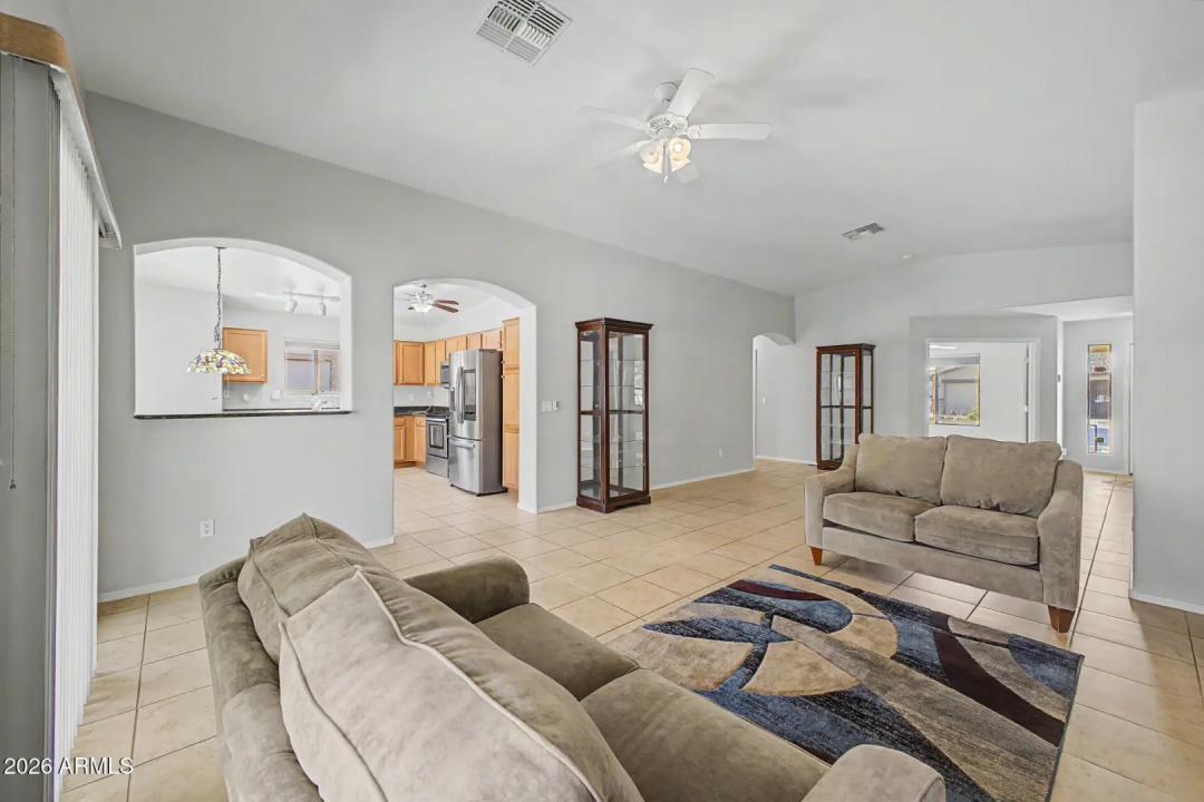 Real Estate Picture 7