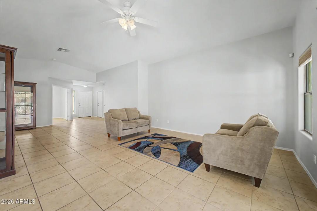 Real Estate Picture 8
