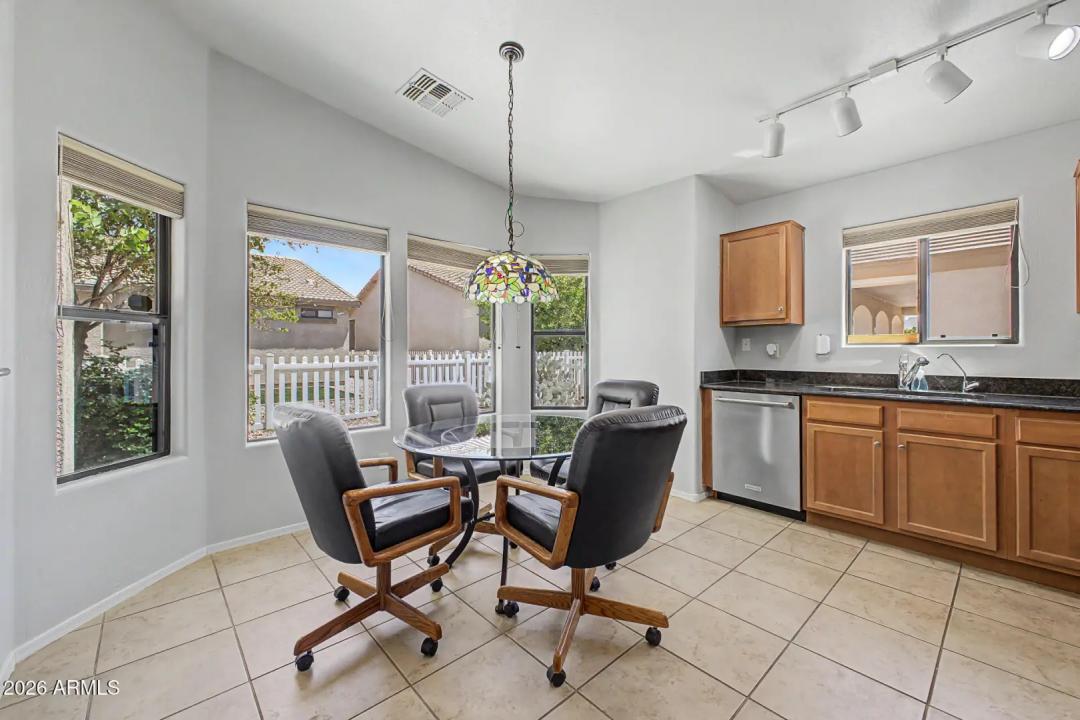 Real Estate Picture 10