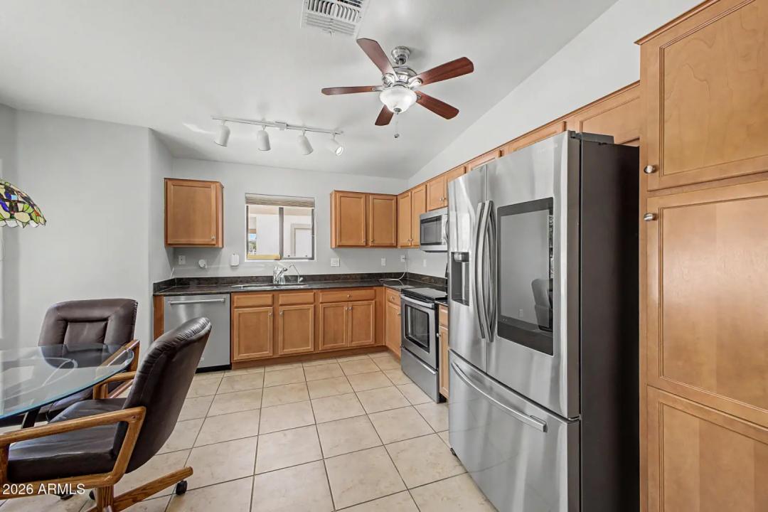 Real Estate Picture 12