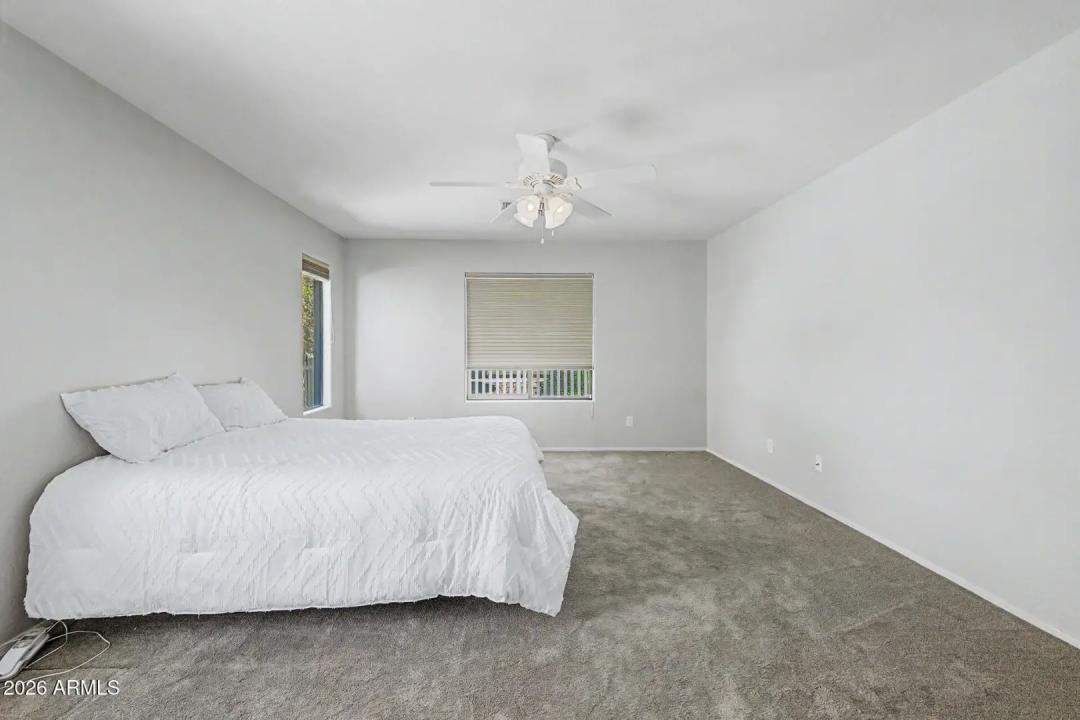 Real Estate Picture 14