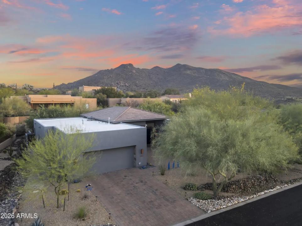 Real Estate Picture 3
