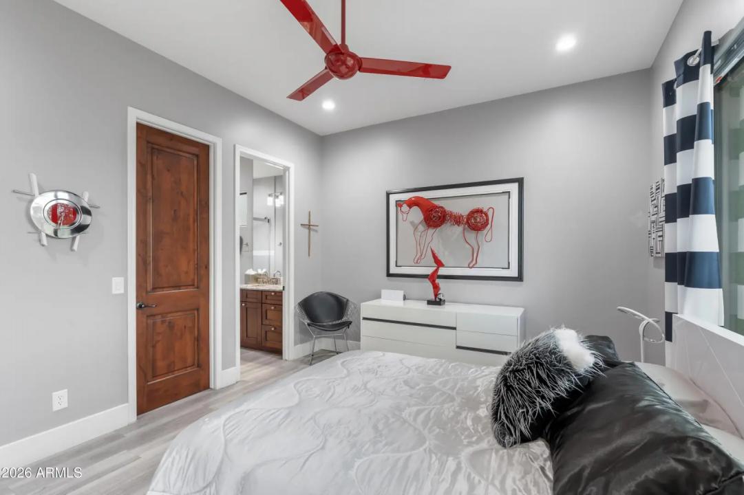 Real Estate Picture 26