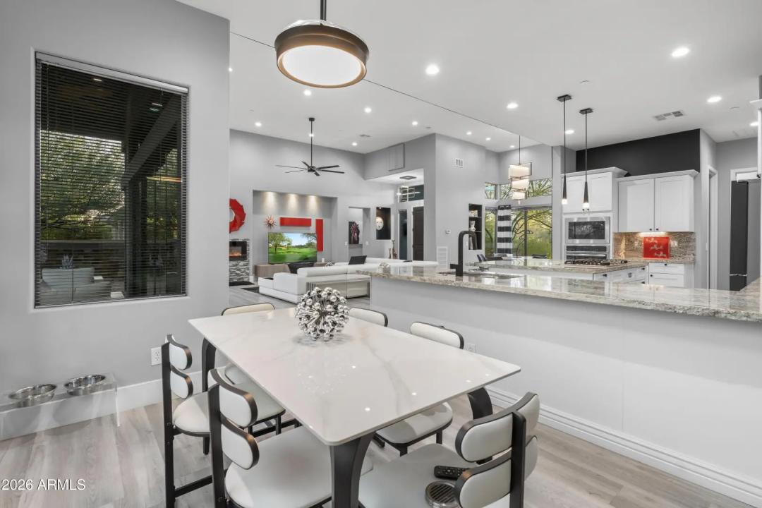 Real Estate Picture 11