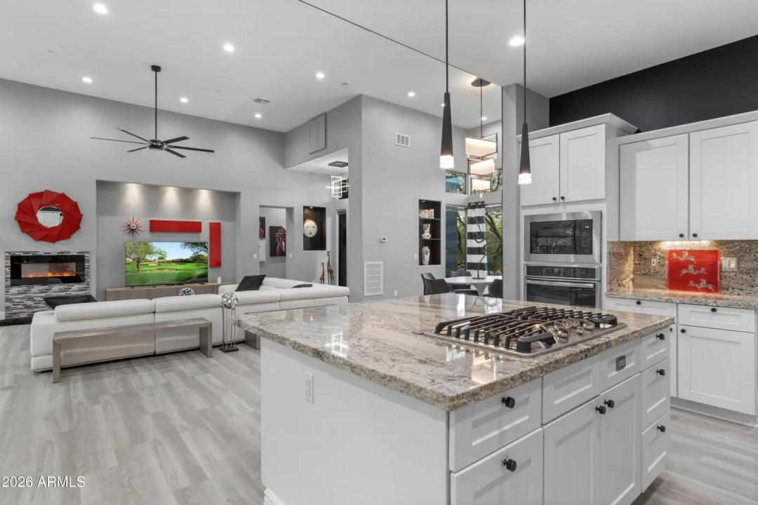 Real Estate Picture 9