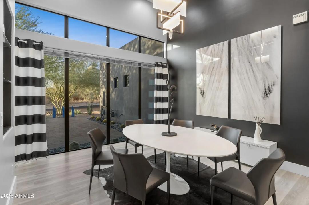 Real Estate Picture 7