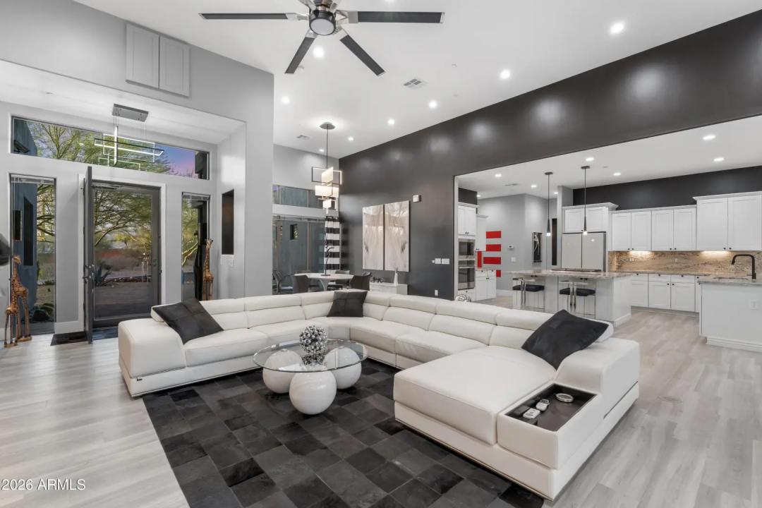 Real Estate Picture 5