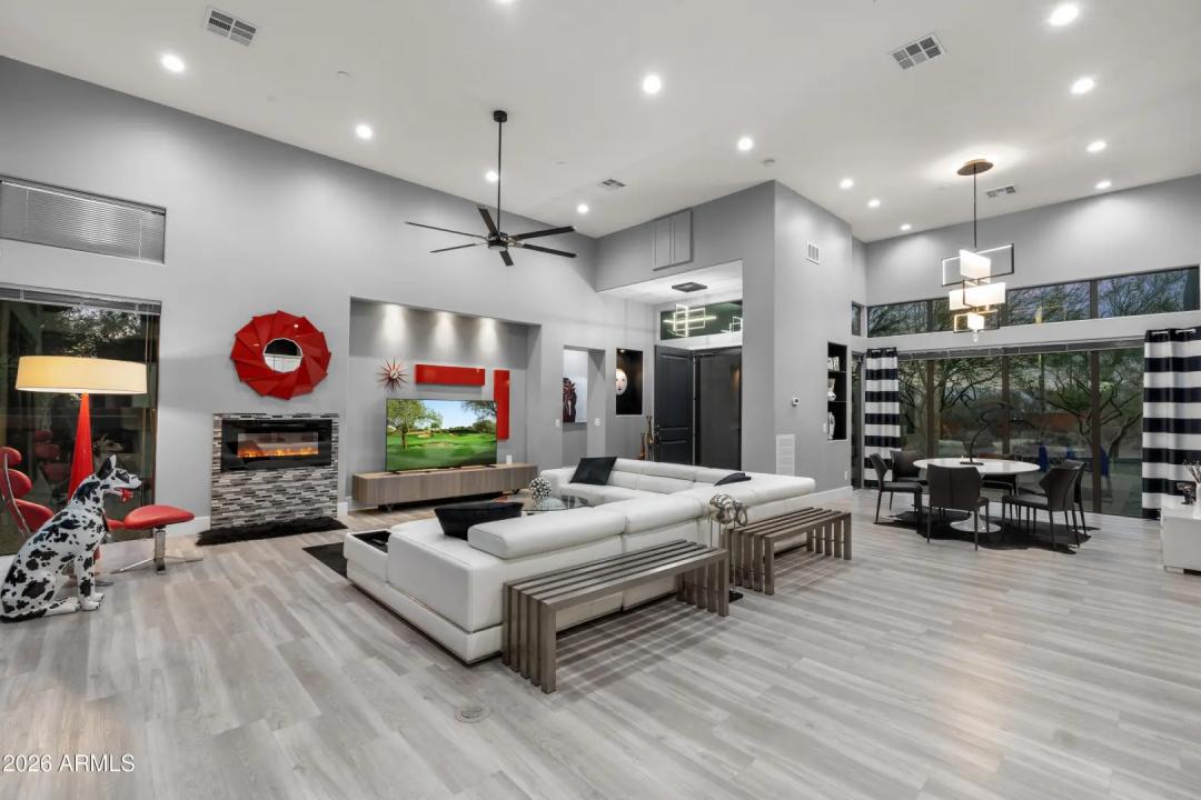Real Estate Picture 6