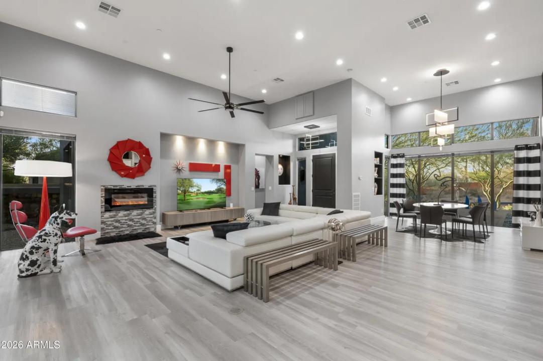 Real Estate Picture 17