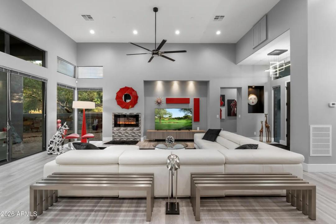 Real Estate Picture 15