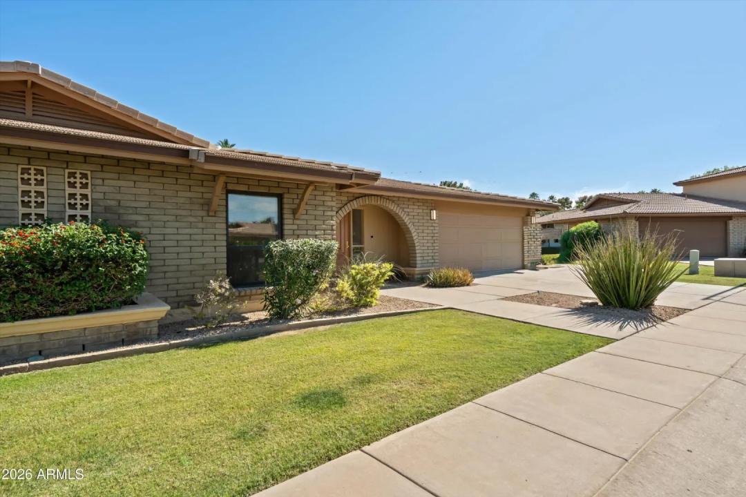 Real Estate Picture 3