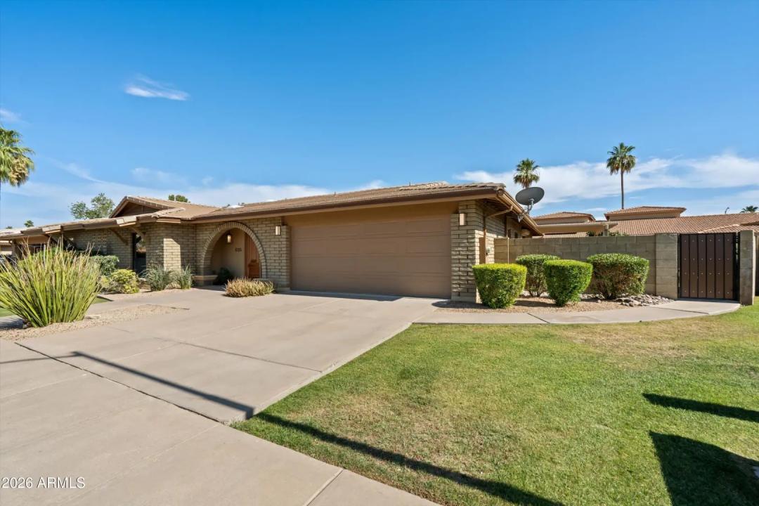 Real Estate Picture 4