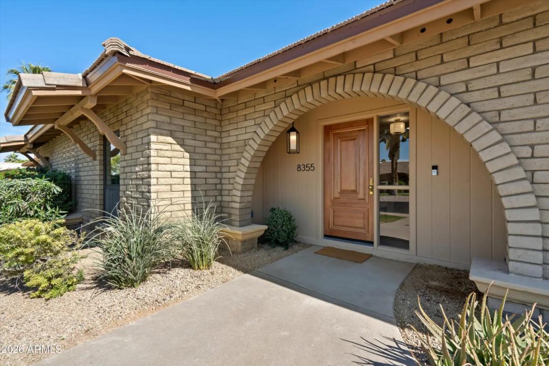 Real Estate Picture 6