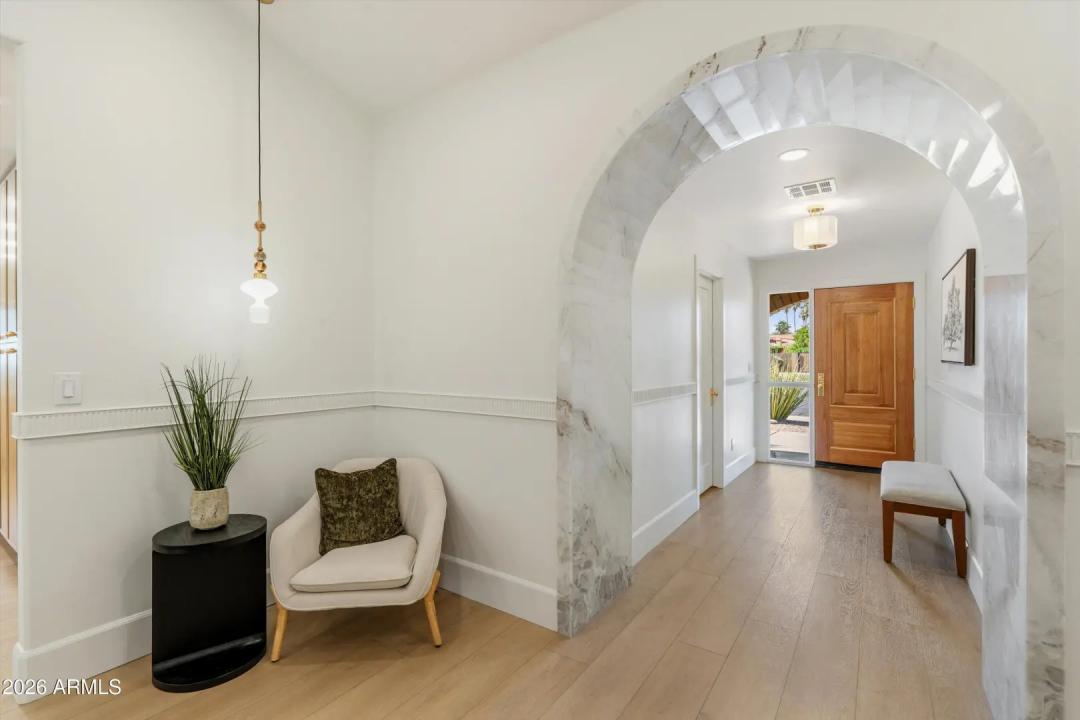 Real Estate Picture 8