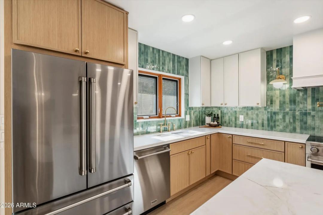 Real Estate Picture 15