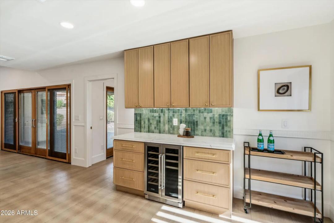 Real Estate Picture 16