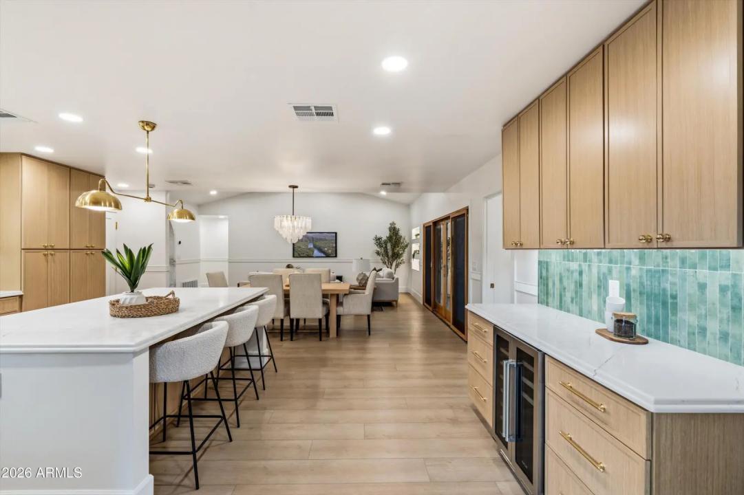 Real Estate Picture 17