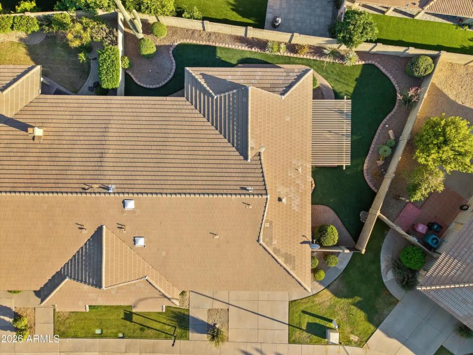Real Estate Picture 37