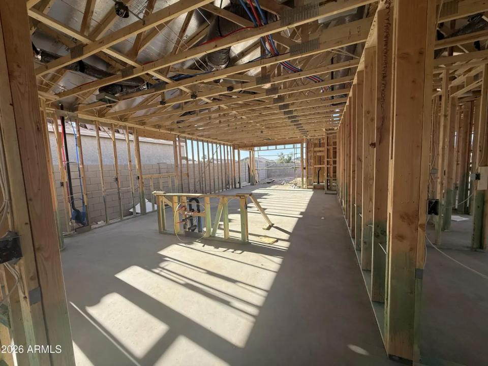 Real Estate Picture 4
