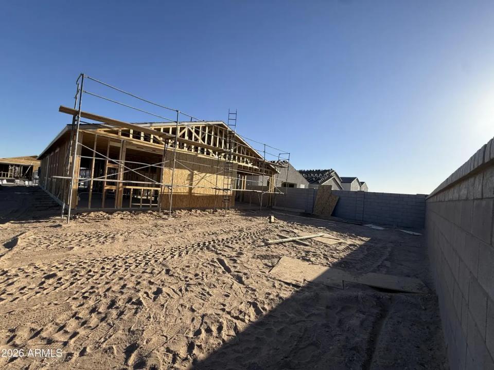 Real Estate Picture 7