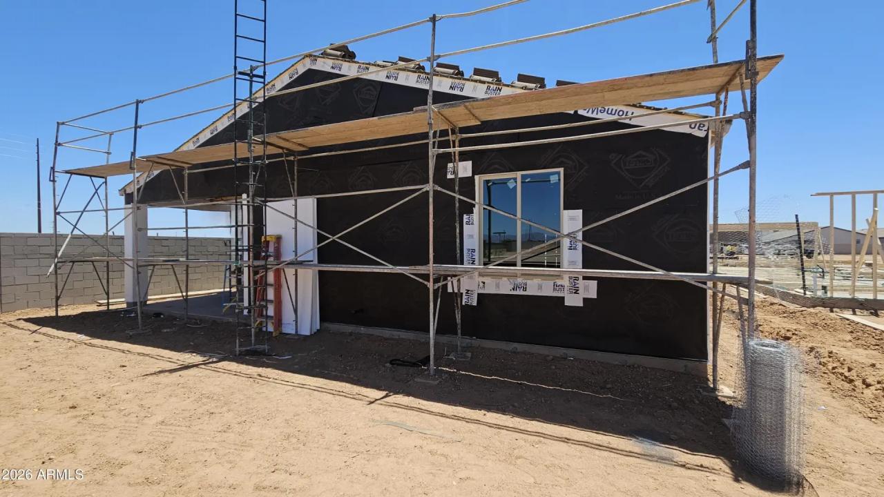 Real Estate Picture 4