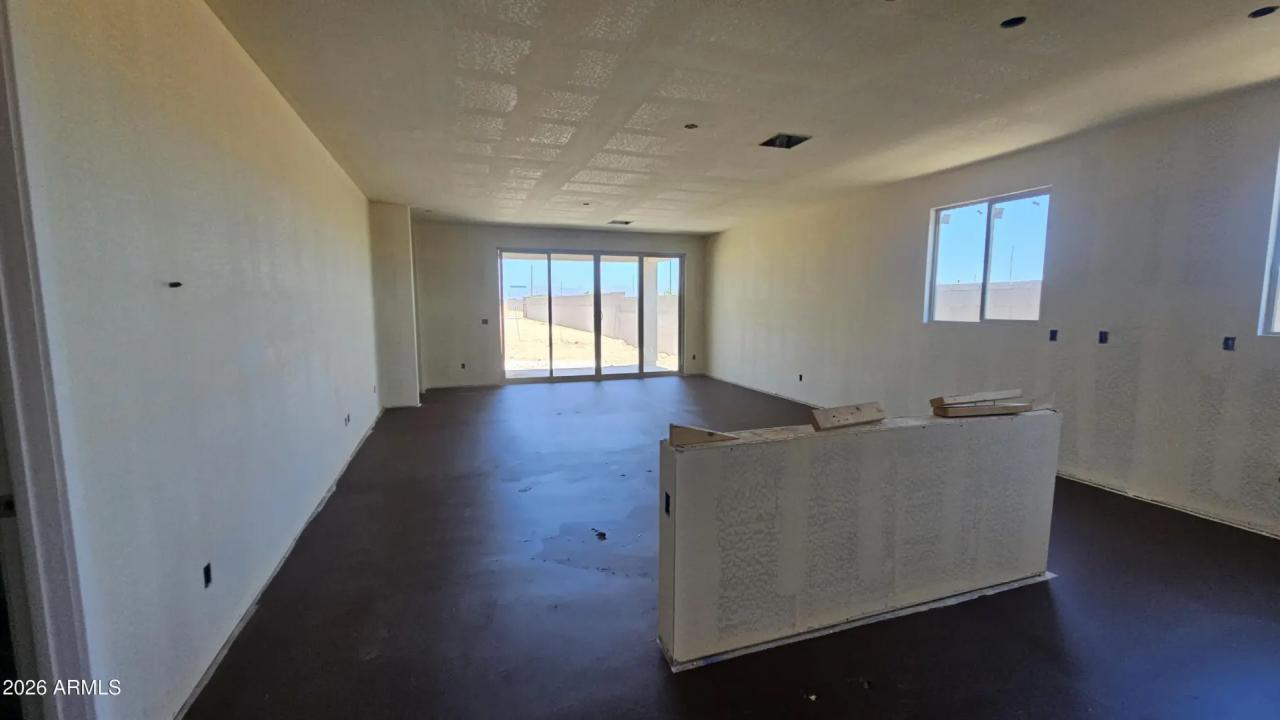 Real Estate Picture 3